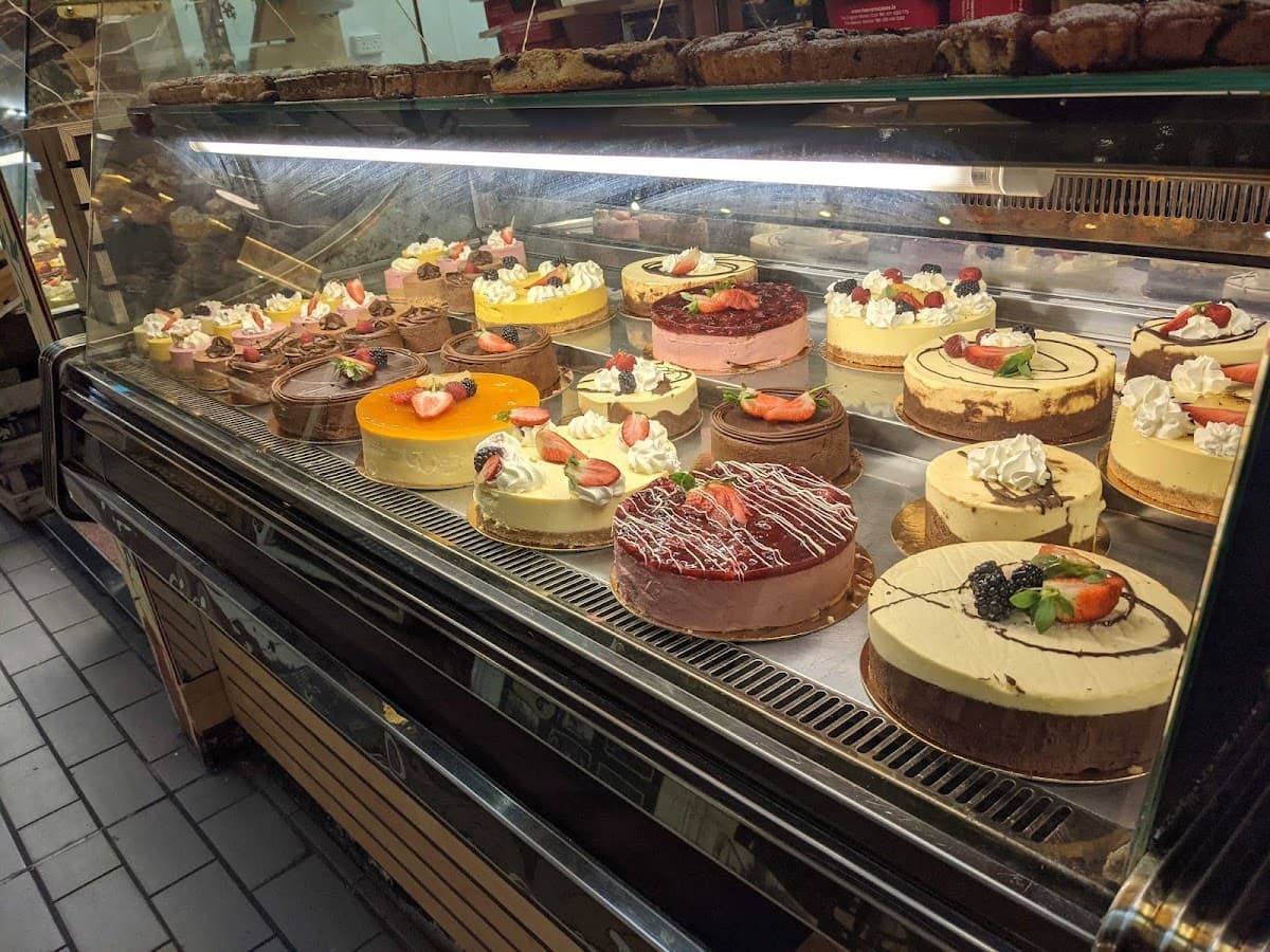 Wedding cake by Heaven's Cakes