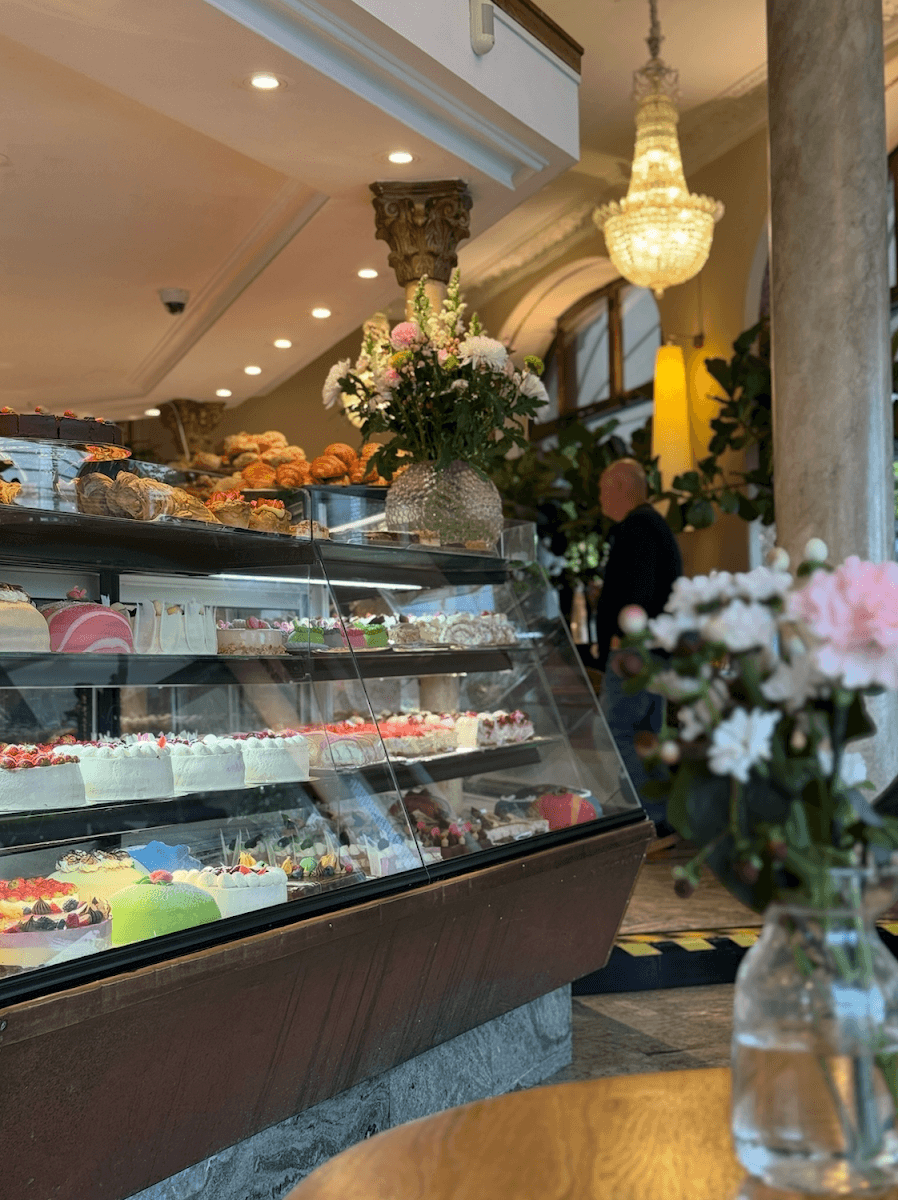 Wedding cake by Brogyllen Hamngatan