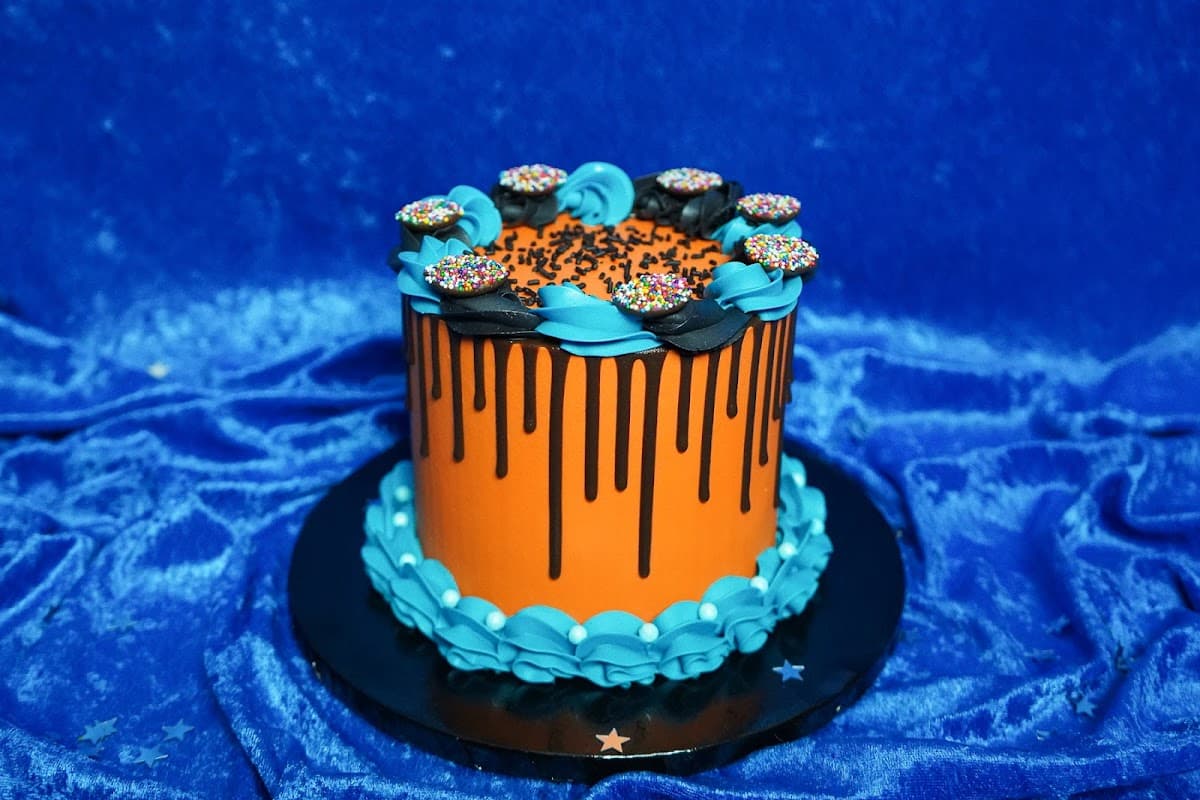 Wedding cake by Venla's