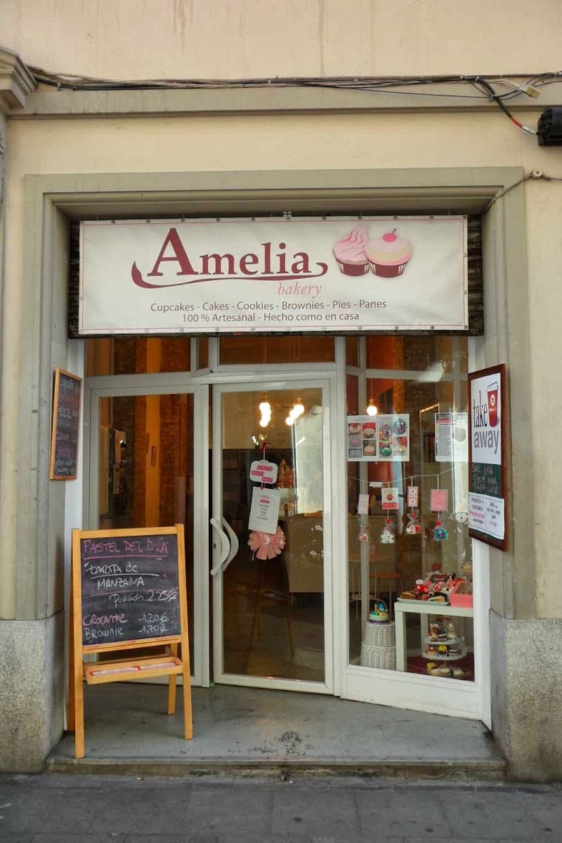 Wedding cake by Amelia bakery .