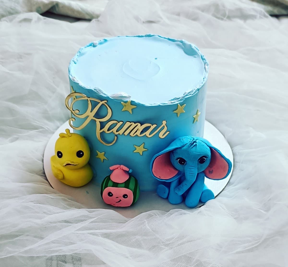 Wedding cake by Cake craft Kochi (Home baking)