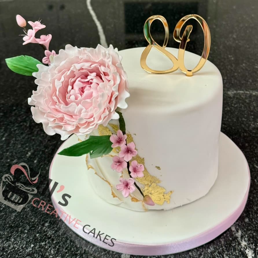 Wedding cake by Gill's Creative Cakes
