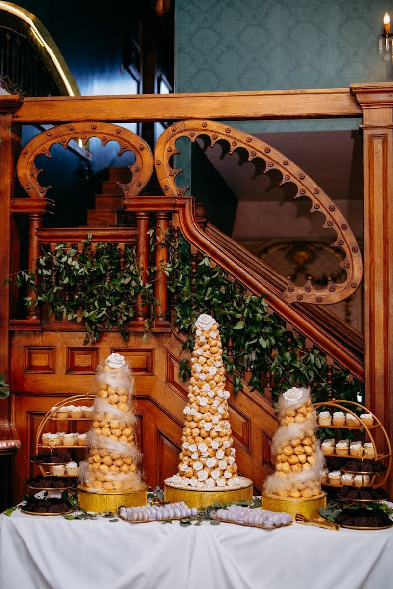 Wedding cake by Elegant Bakery