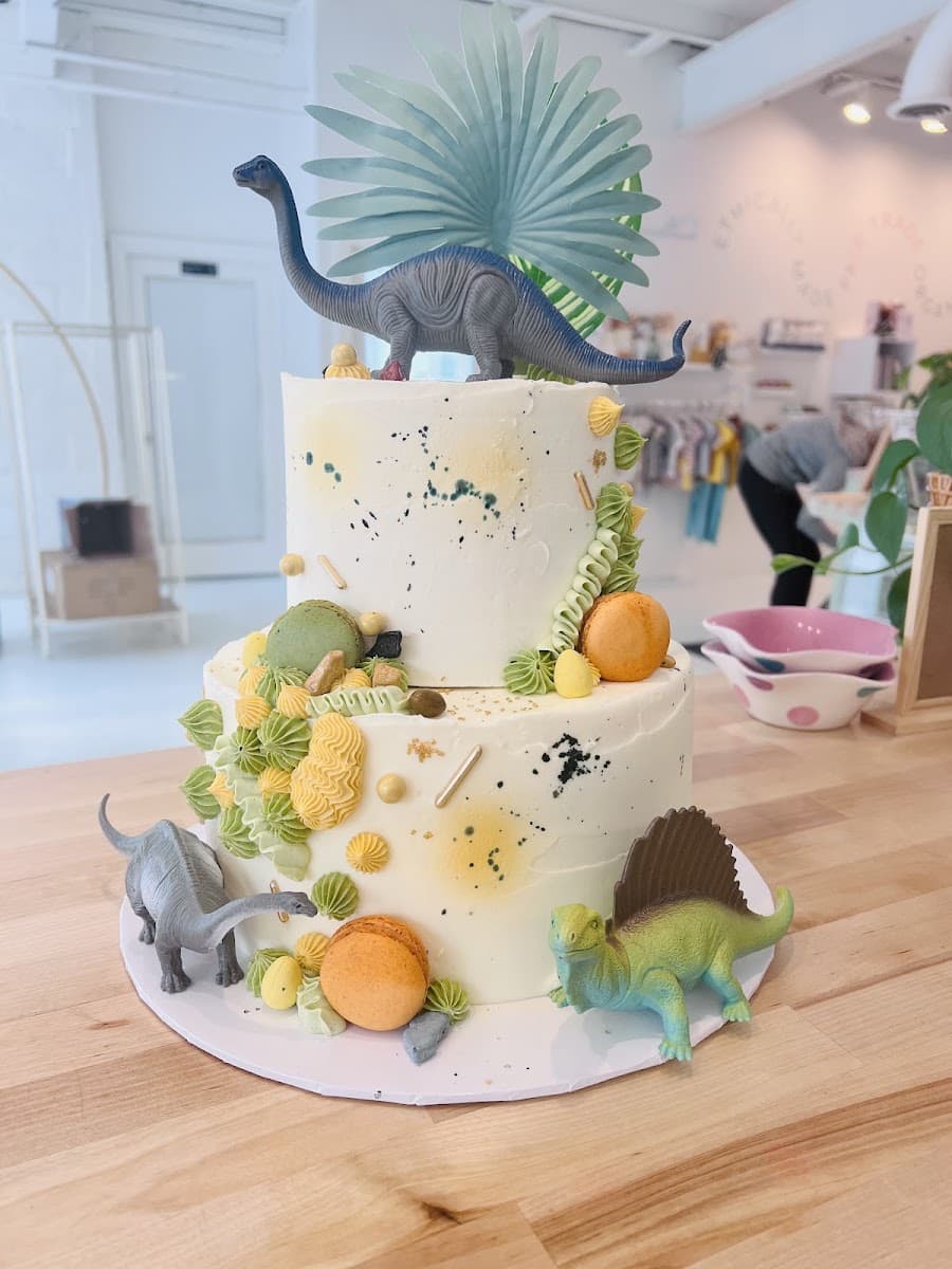 Wedding cake by Staggeringly Delicious