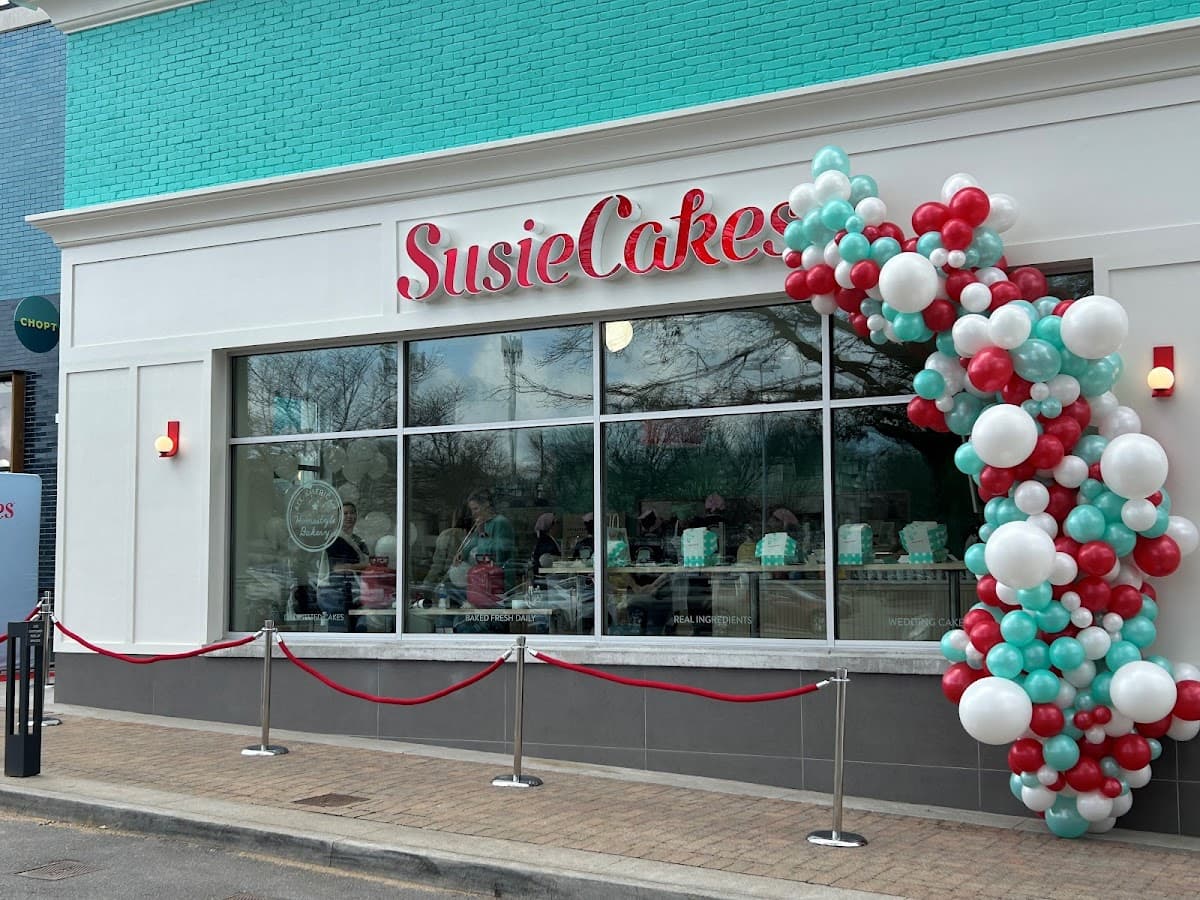 Wedding cake by SusieCakes - Nashville