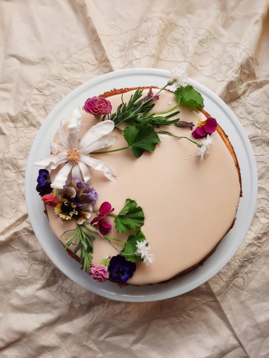 Wedding cake by Cakes by Anna