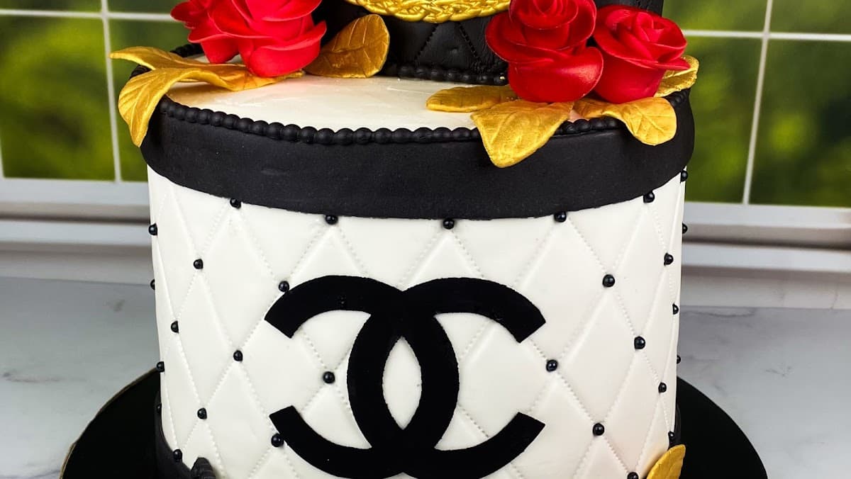Wedding cake by Aunt B's Sweet Treats