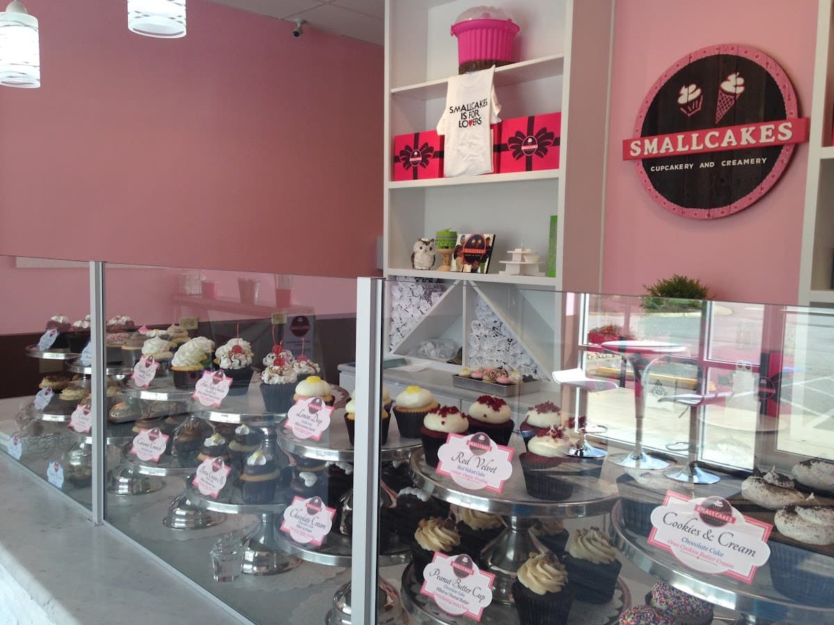 Wedding cake by Smallcakes Richmond, Va