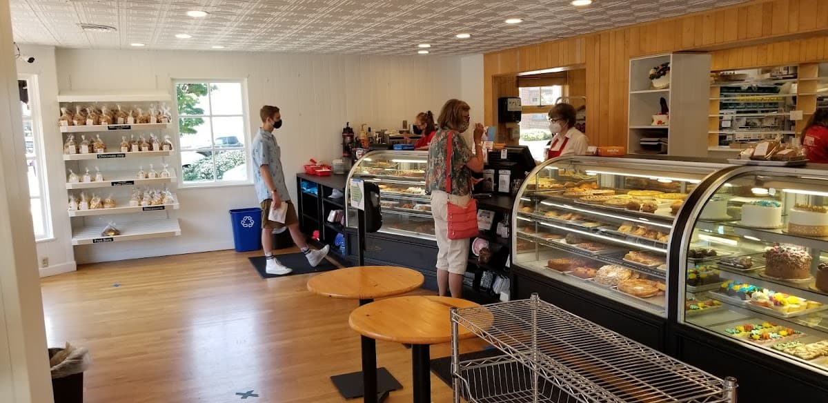 Wedding cake by Helen Bernhard Bakery