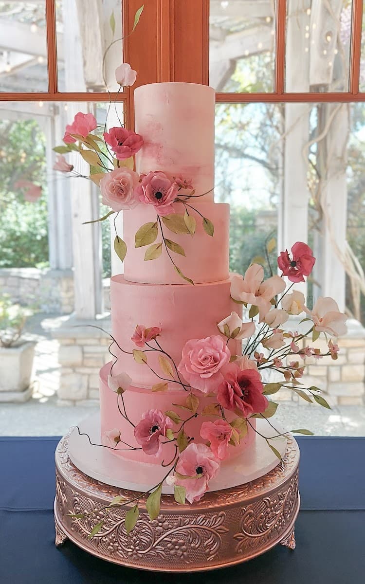 Wedding cake by Igotyourcake Luxury Wedding cakes