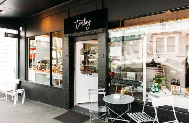 Wedding cake by Tomboy