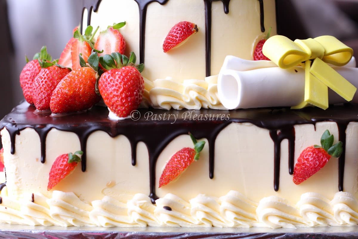 Wedding cake by Pastry Pleasures