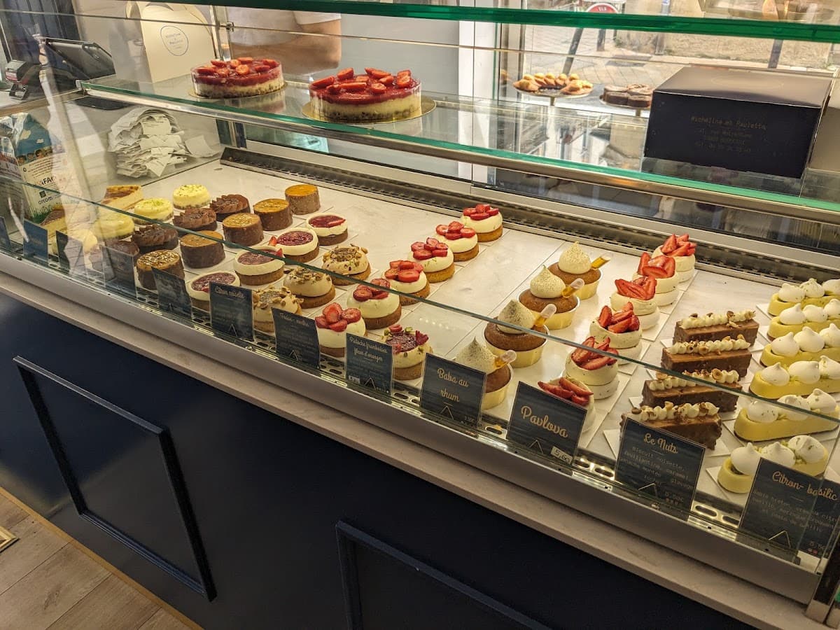 Wedding cake by L’atelier de Micheline et Paulette - Cours et gâteaux sur commande