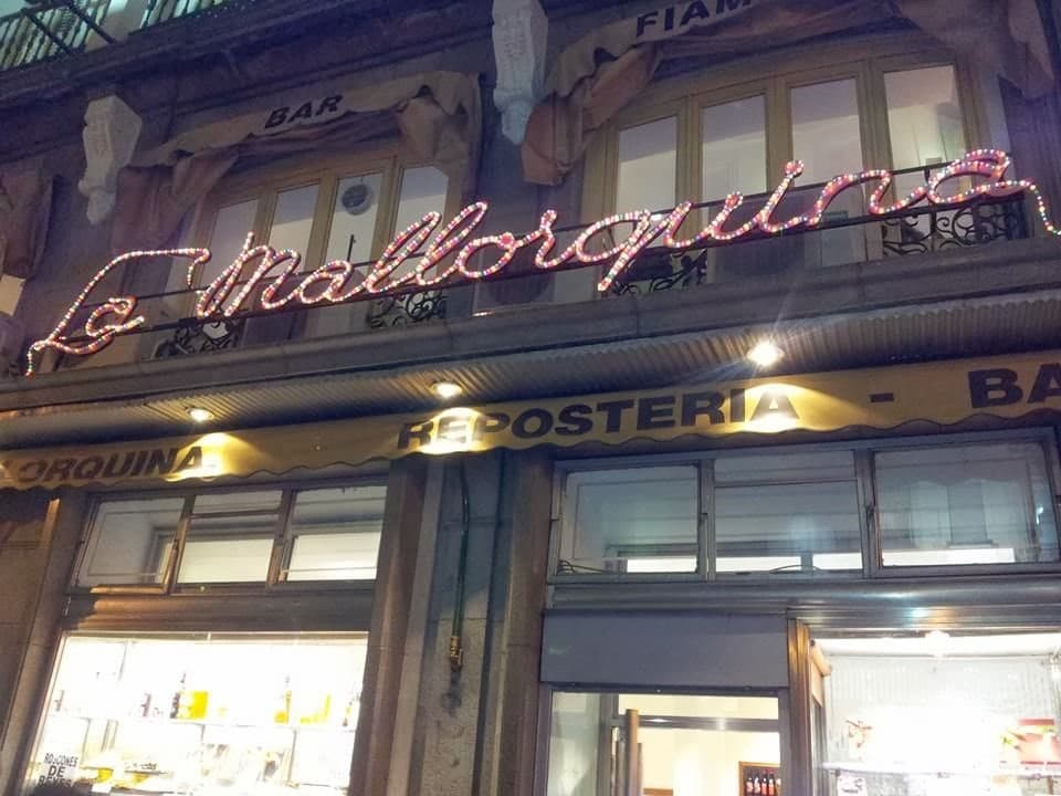 Wedding cake by La Mallorquina