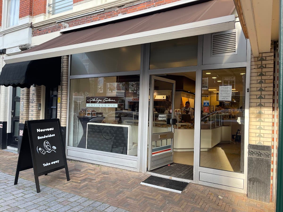 Wedding cake by Philippe Galerne