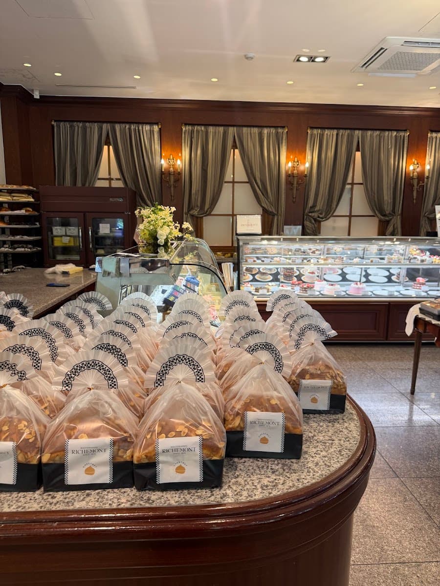 Wedding cake by Richemont