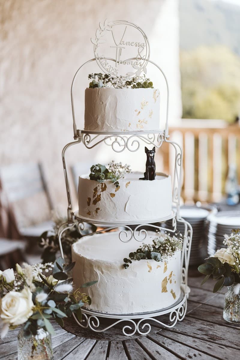 Wedding cake by CAKE.DELUXE