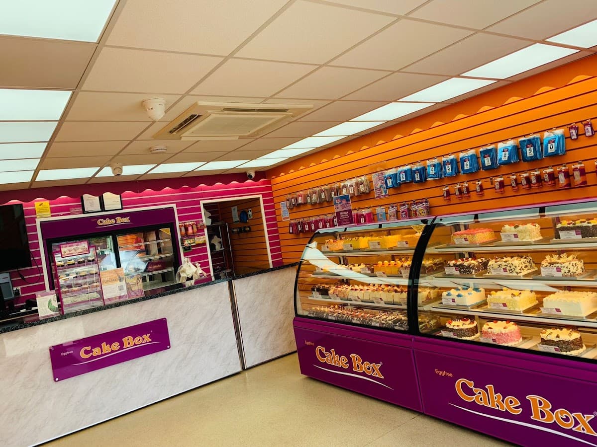 Wedding cake by Cake Box Lozells