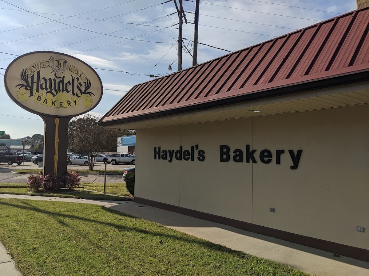 Wedding cake by Haydel's Bakery