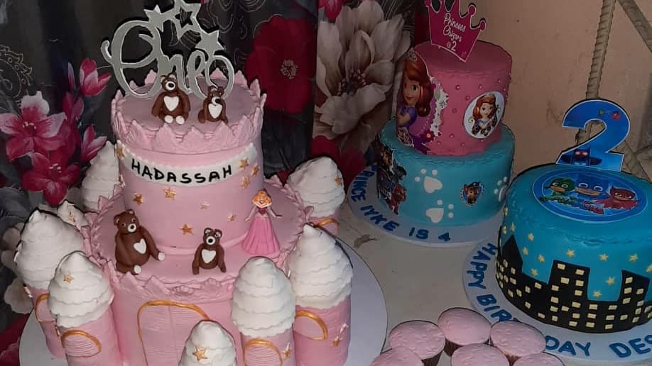 Wedding cake by Gatsy Cakes (cakes in Port Harcourt)