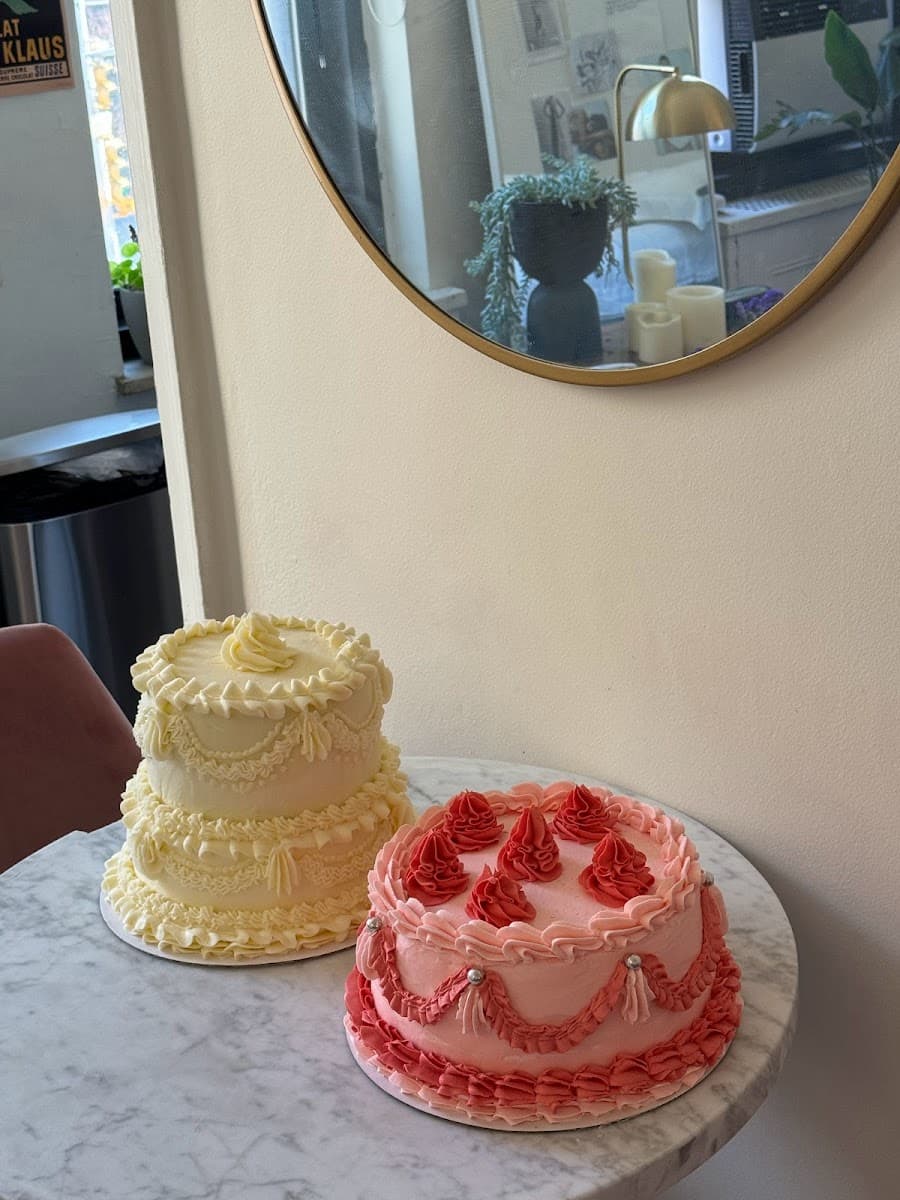 Wedding cake by Screaming in Cakes