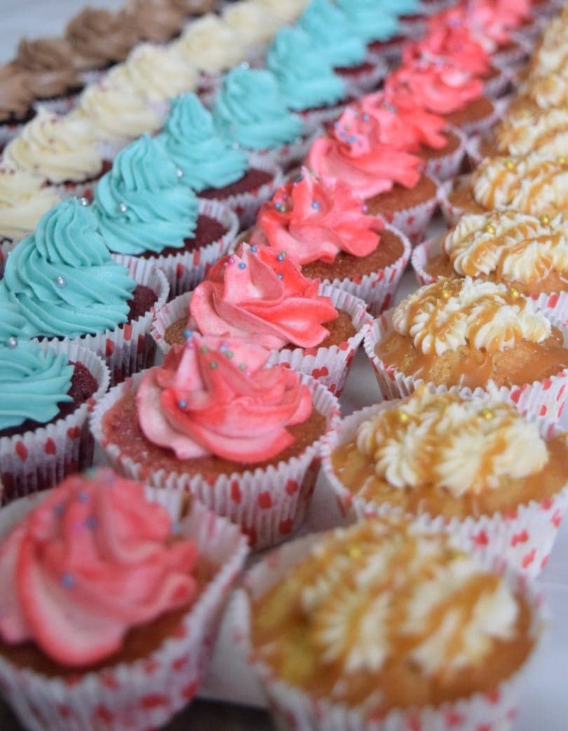 Wedding cake by Cake Bites