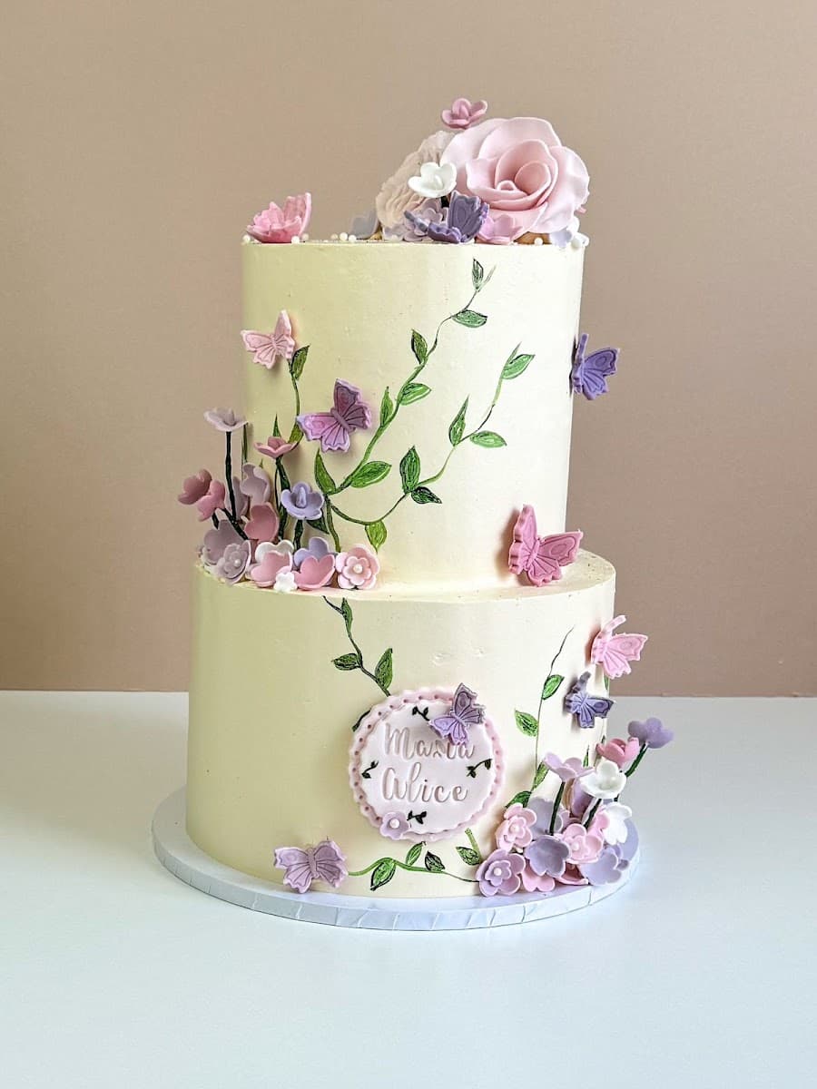 Wedding cake by Dbcake - Oxford Cakes - Birthday Cake - Wedding Cake - Cupcakes