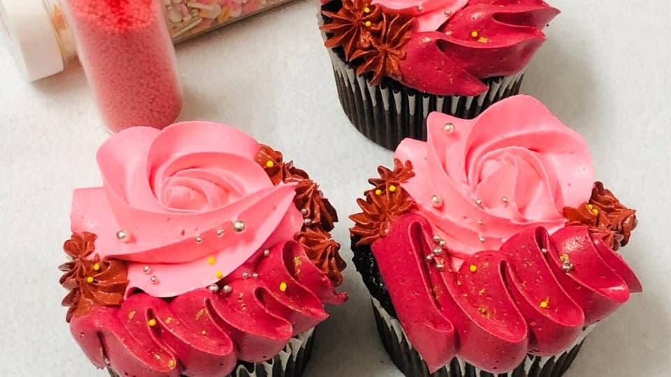 Wedding cake by Cups and Cakes