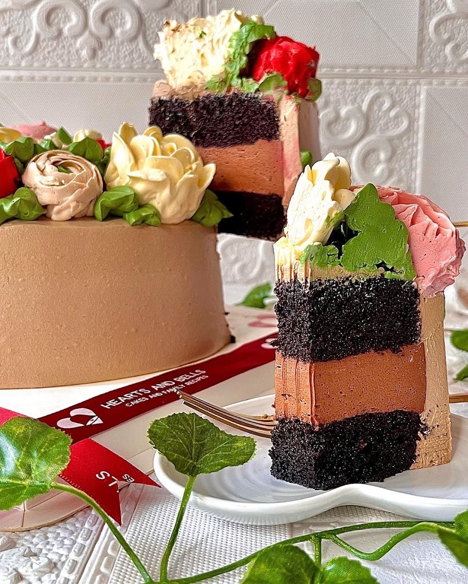 Wedding cake by Hearts and Bells Cakes & Family Recipes