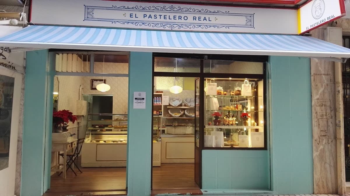 Wedding cake by El Pastelero Real