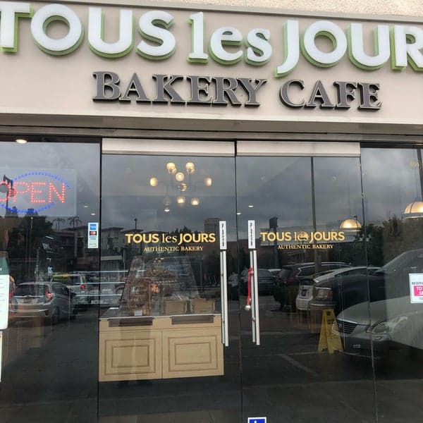 Wedding cake by Tous les Jours Bakery & Cafe Little Tokyo
