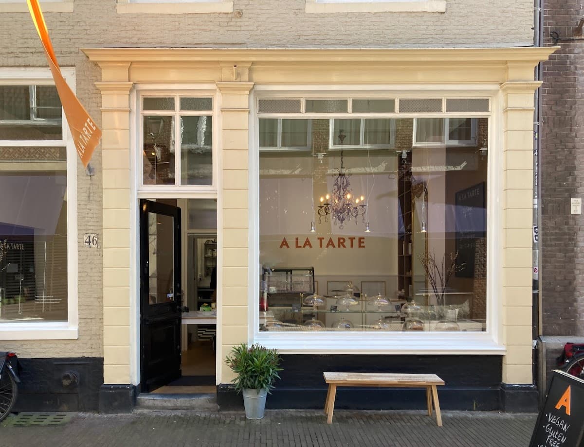 Wedding cake by A La Tarte