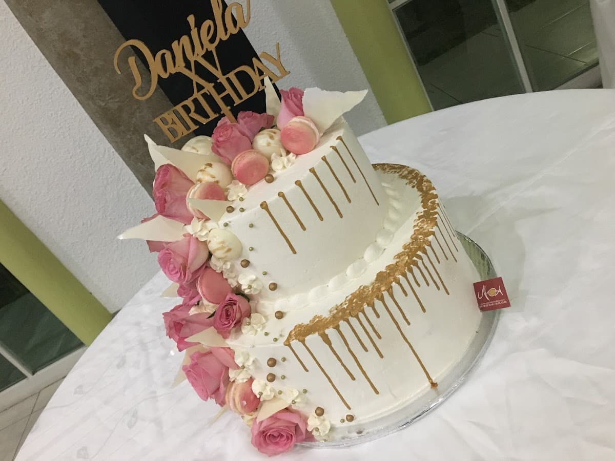 Wedding cake by Repostería y Pastelería Ulloa