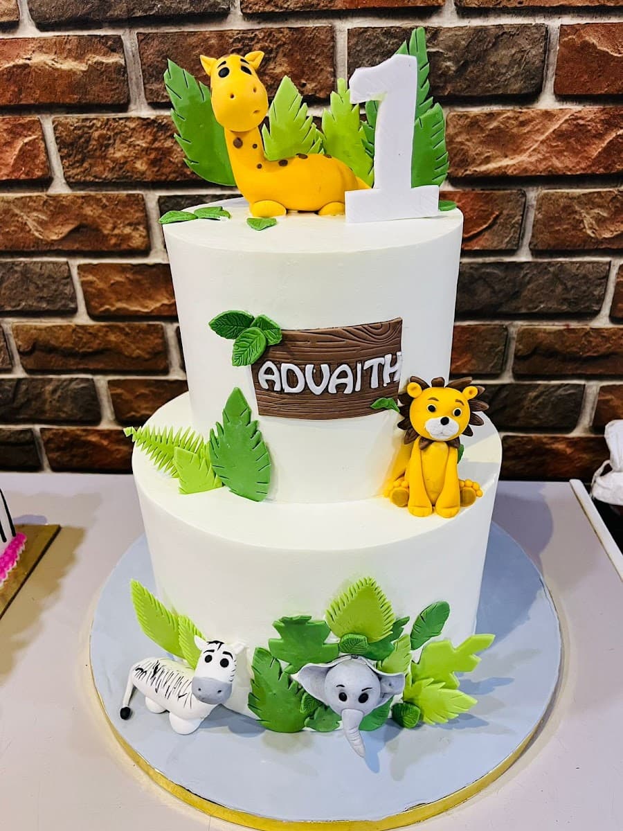 Wedding cake by Cakes N Hugs