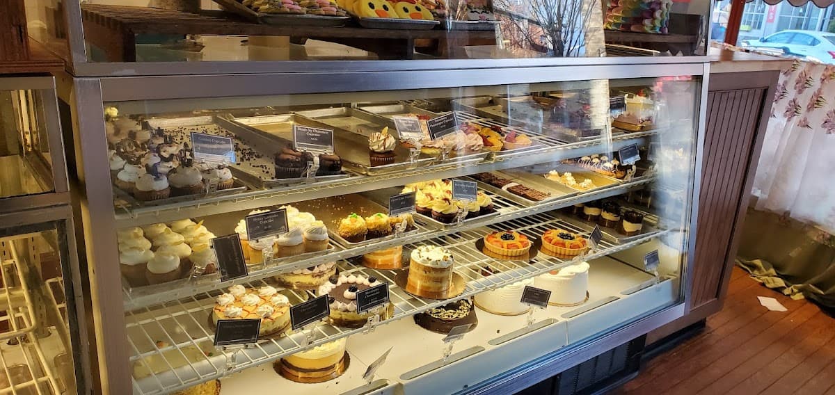 Wedding cake by Bredenbeck's Bakery