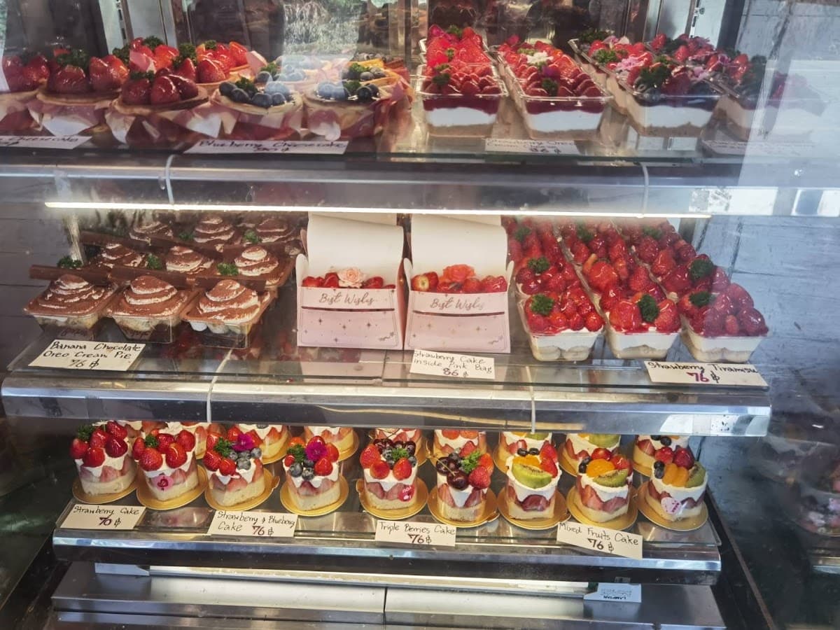 Wedding cake by Lanna Patisserie