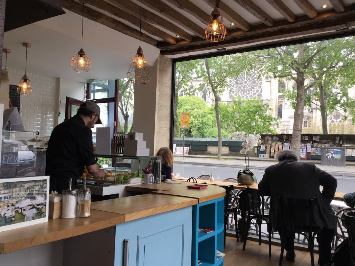 Wedding cake by A. Lacroix Pâtissier