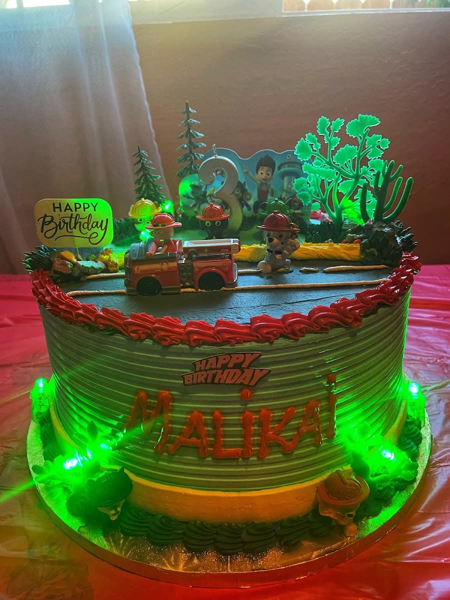 Wedding cake by Linda's Bakery