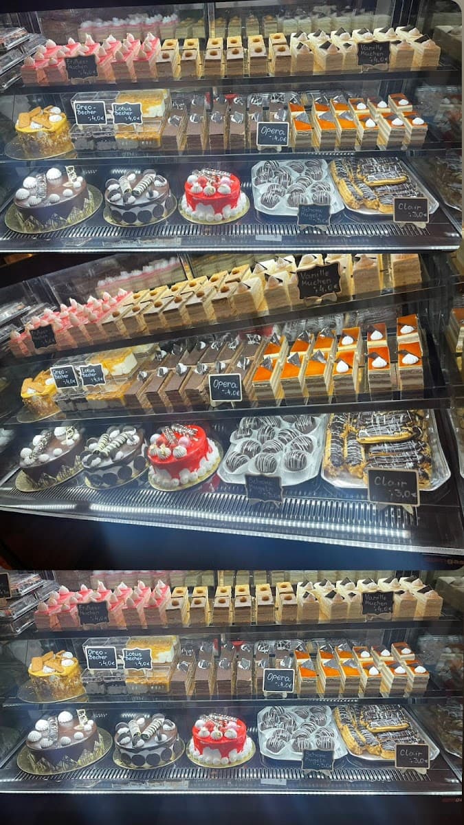 Wedding cake by Torten-Werk