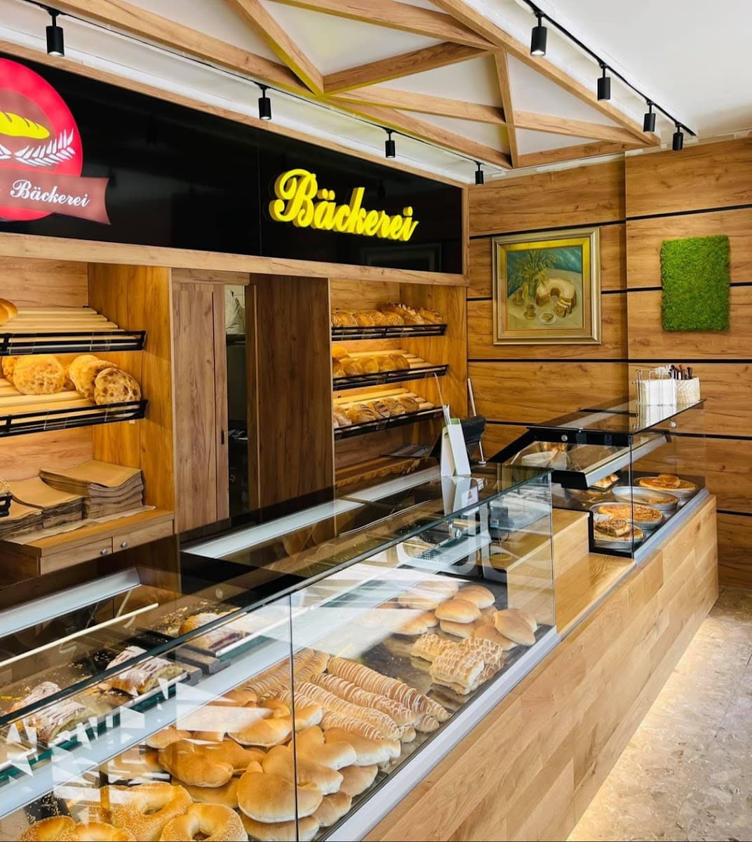 Wedding cake by Balkan Bäckerei