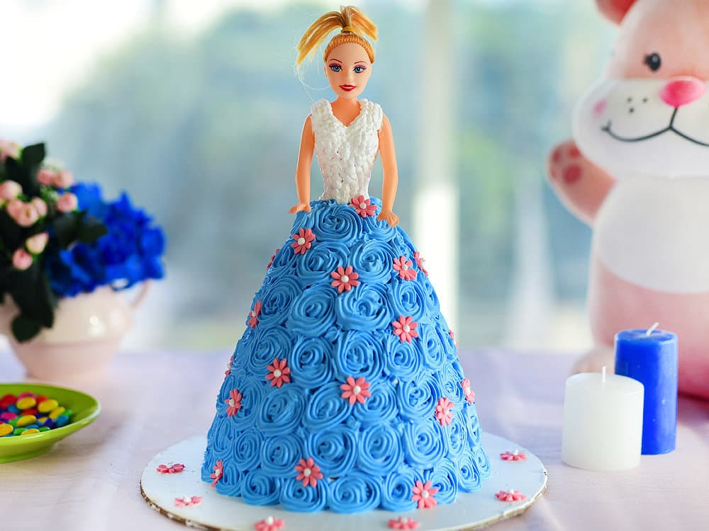 Wedding cake by Designers Birthday Cakes Lahore