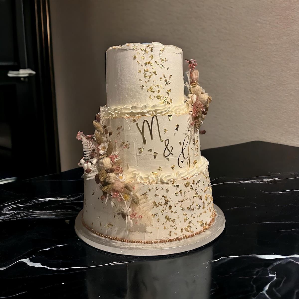 Wedding cake by Atelier Des Gourmandises