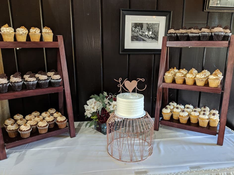 Wedding cake by Buttercream Wedding Cakes