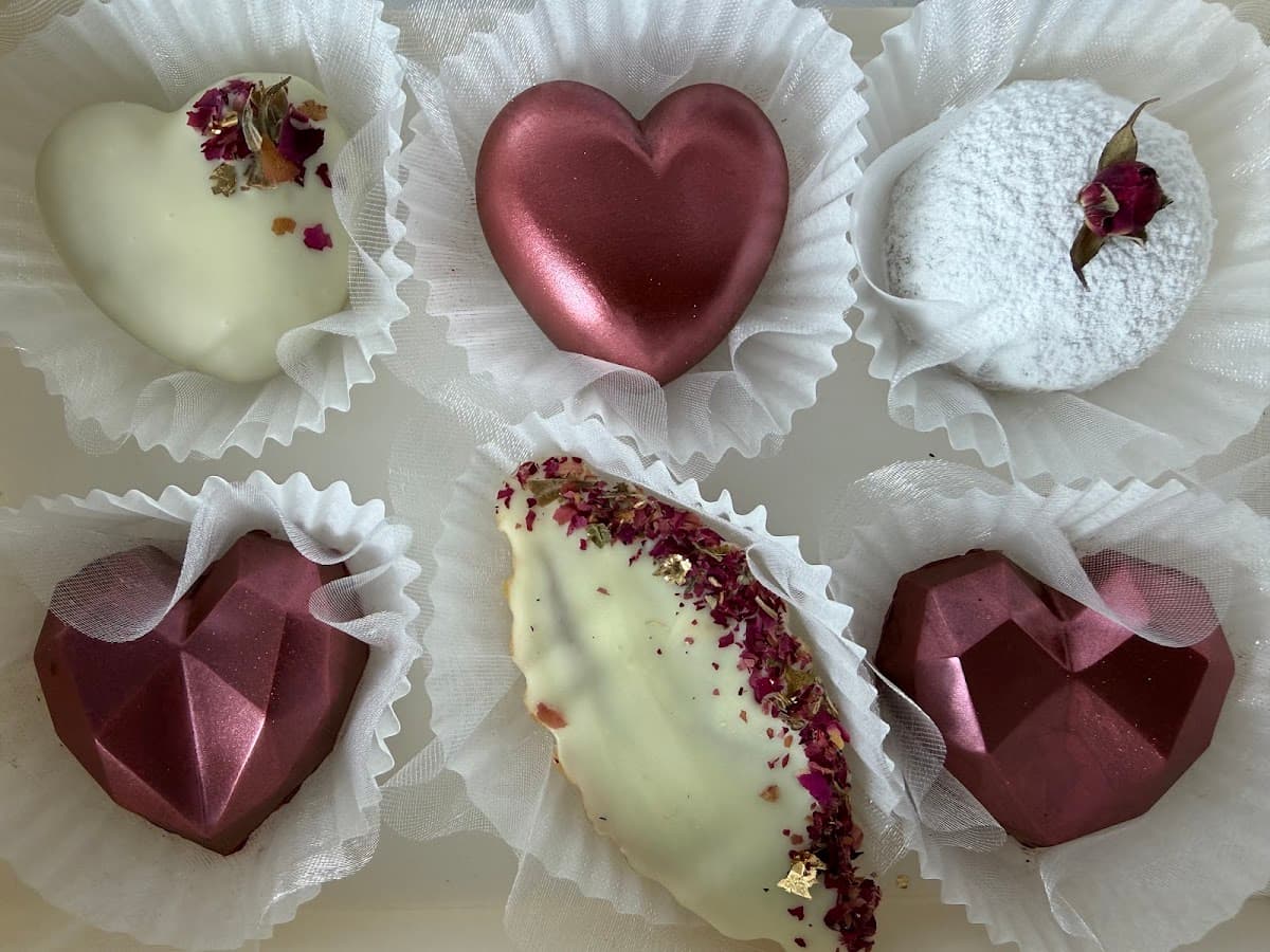 Wedding cake by Khadija Prestige Gateaux