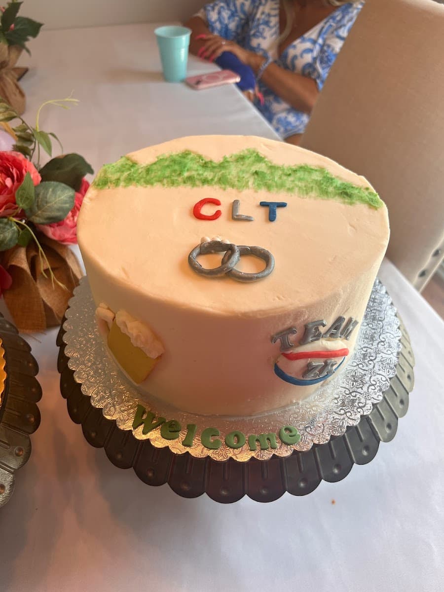 Wedding cake by Icing on the Edge