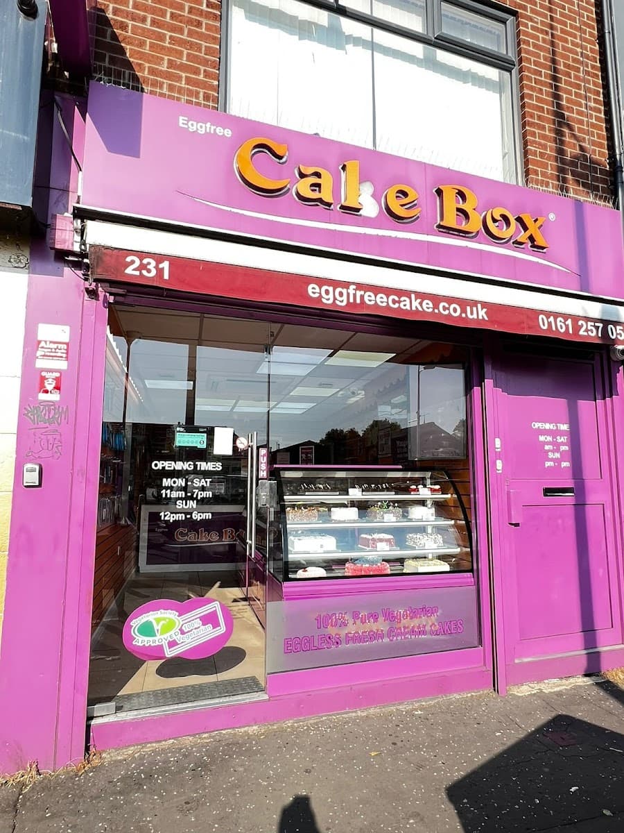 Wedding cake by Cake Box Manchester (Wilmslow Road)