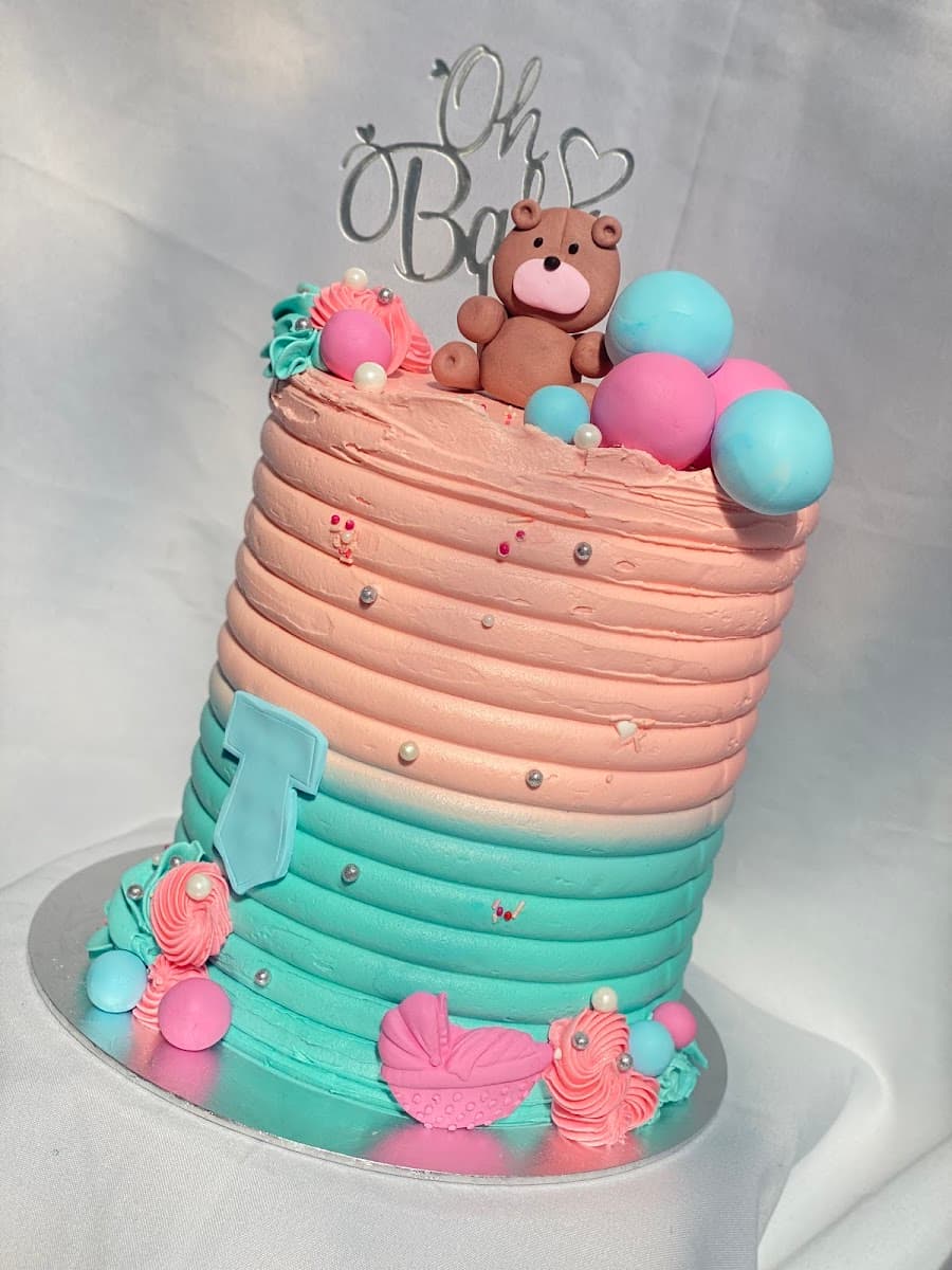 Wedding cake by Cake Box SA in Johannesburg, ZA