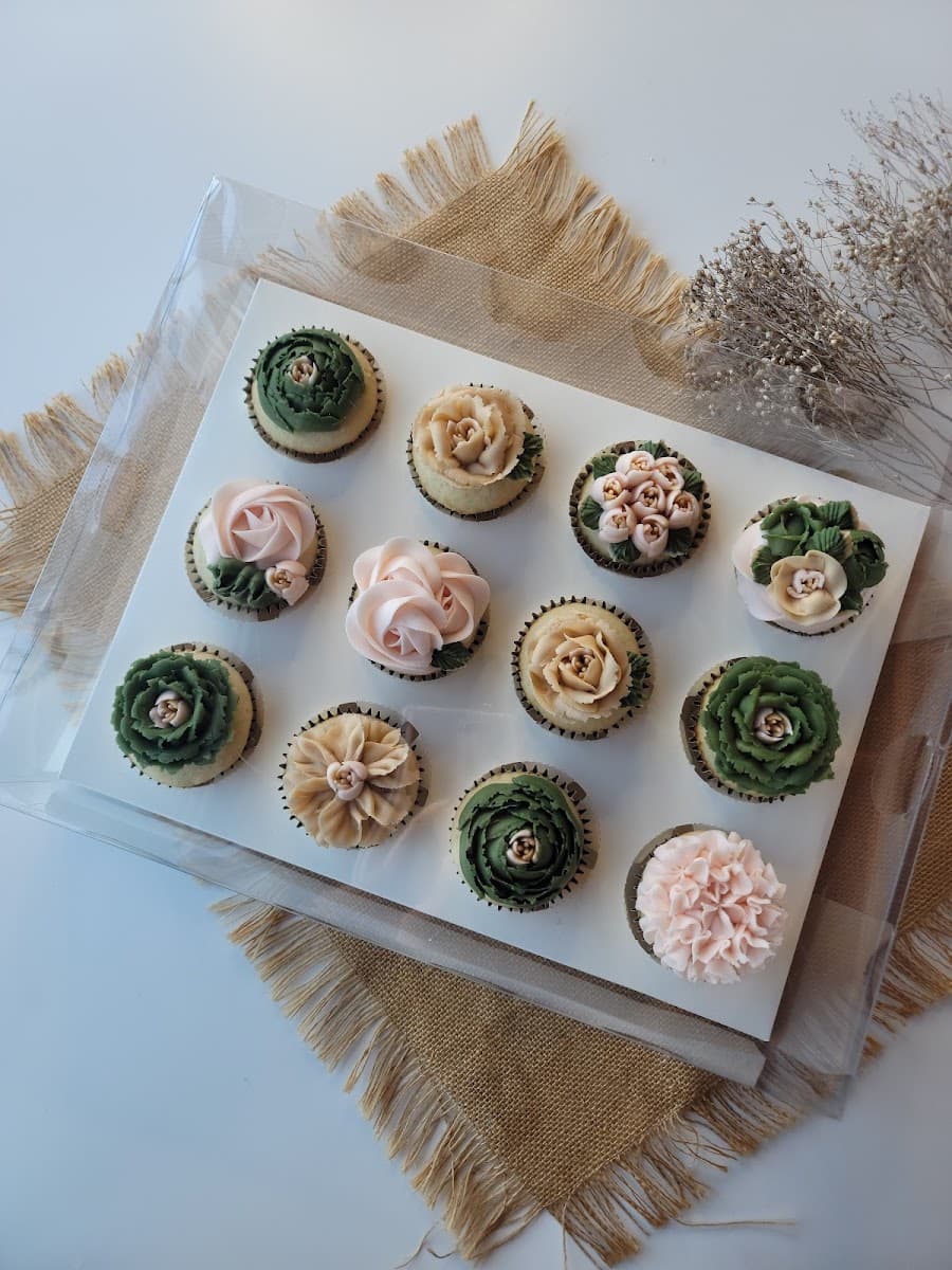 Wedding cake by The Cupcake Experience