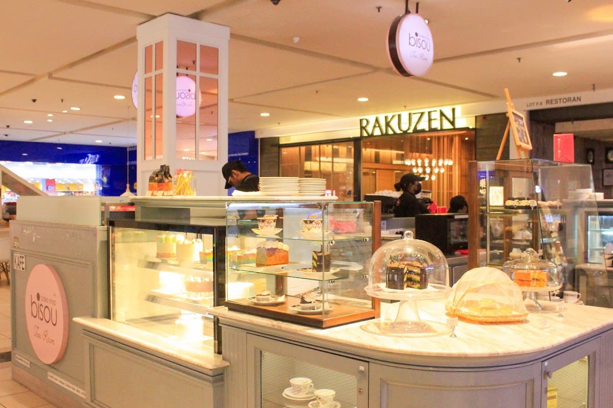 Wedding cake by Bisou Bake Shop Bangsar Village