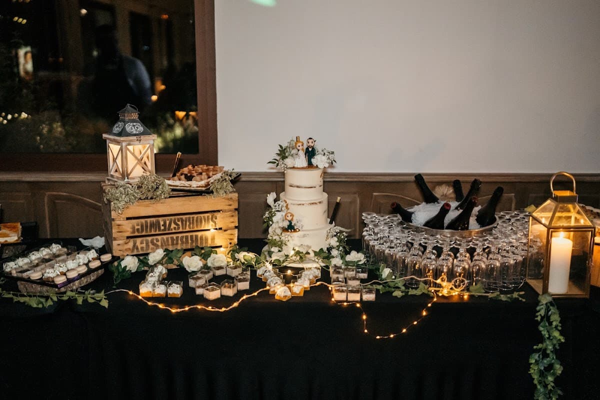 Wedding cake by Les Délices de Gladys : gâteaux de mariage, cake design et pâtisseries créatives
